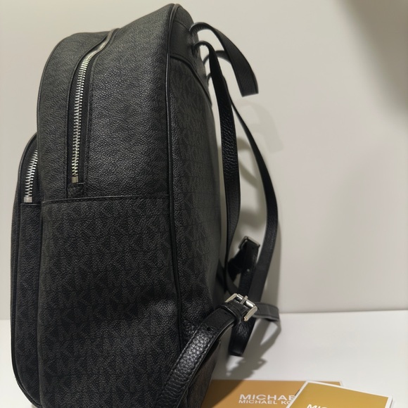 Michael Kors black medium Abbey backpack - Picture 8 of 8